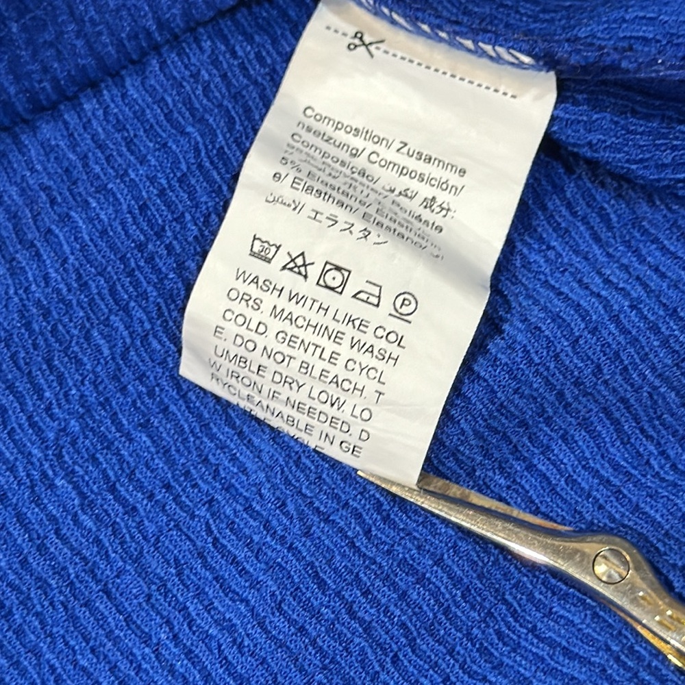 Batwing Sleeve Drawstring Side - Picture 6 of 6
